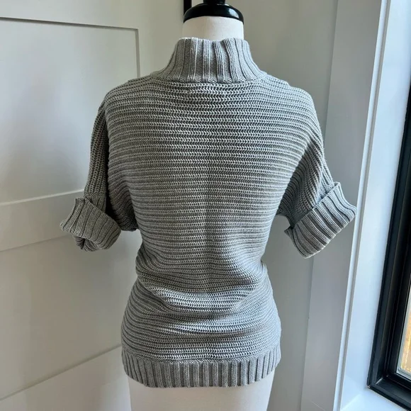 Banana Republic Sweater - Picture 2 of 5